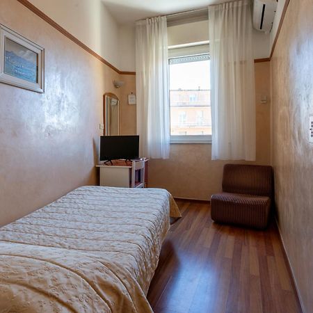 Hotel Britannia Rimini Marina Centro Luaran gambar